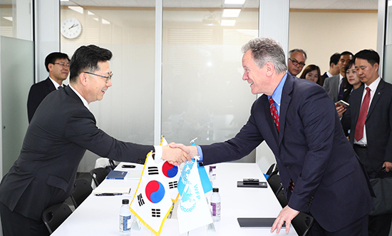 지난 15일 김현수 차관이 UN 식량계획 사무총장을 만나고 있다.