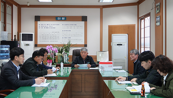 지난달 26일 예산능금농협 본점 회의실에서 예산사과의 베트남 수출활성화 협의회가 열렸다.