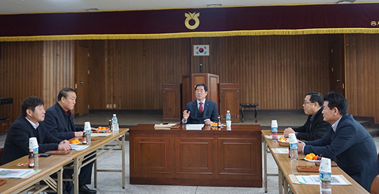 대전충남북품목농협협의회는 지난 15일 충서원예농협 회의실에서 정기회의를 개최했다.