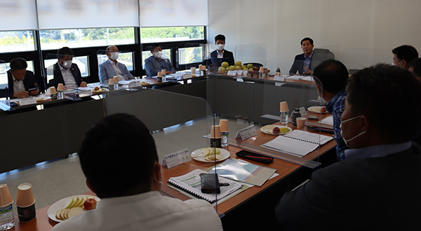 한국배수출연합(주)는 지난 15일 한국배수출연합(주) 회의실에서 제10차 이사회를 개최했다.