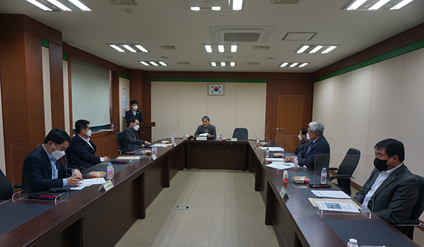 광주전남제주품목농협협의회가 지난 14일 목포원예농협 대회의실에서 주요 농정 및 품목농협 현안을 논의하기 위해 협의회를 개최했다.
