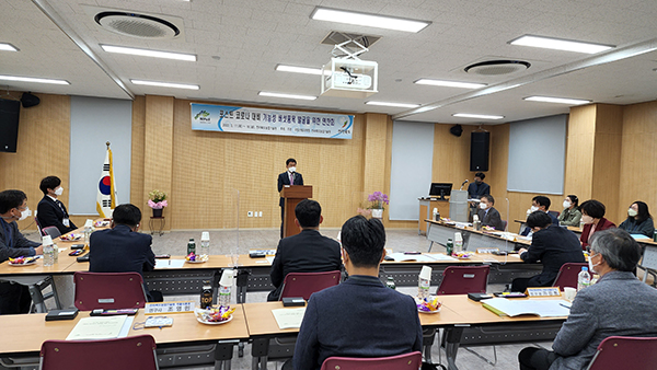 산림청 국립산림과학원은 전라북도농업기술원과 함께 지난 17일부터 18일까지 ‘포스트 코로나 대비 기능성 버섯품목 발굴을 위한 현지 연찬회’를 개최했다.