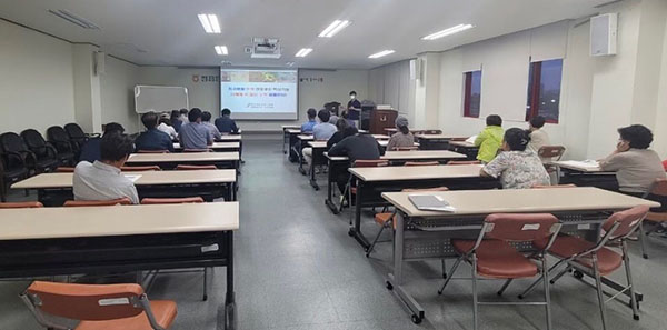 고품질 수박 생산을 위해 매월 교육을 실시한다.