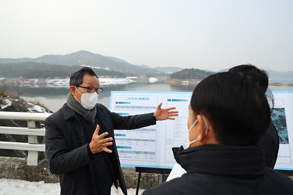 이병호 사장은 지난 5일 나주호 용수확보 현장을 찾아 강수량 부족에 선제적 대처를 당부했다.