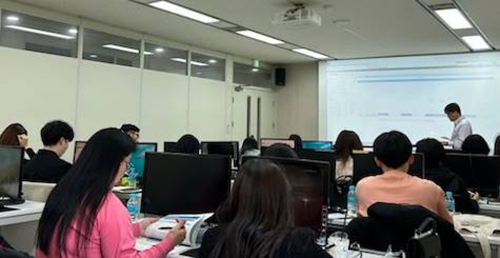 농지보전부담금 교육에 참석한 현장직원이 법규절차 등 주요사례 교육을 받고 있다.