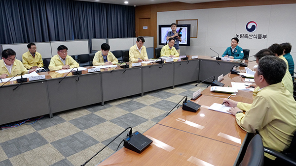 김인중 농식품부 차관은 지난 16일 농업재해대책상황실에서 여름철 풍수해에 대비한 농업분야 예방대책 점검회의를 개최했다.