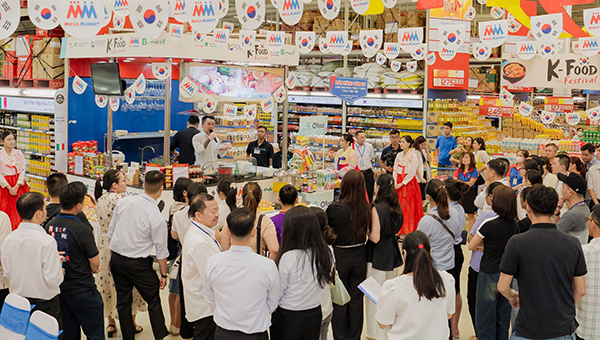 농림축산식품부와 한국농수산식품유통공사는 하반기 베트남 현지 K-푸드 소비 붐 조성을 위해 오는 10월 11일까지 현지 대형유통업체 ‘MM 메가마켓’과 함께 ‘K-푸드 페스티벌’을 진행한다.