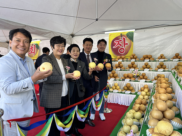 아산원협은 매년 아산 배·사과축제를 개최하고 배 품평회를 진행한다.