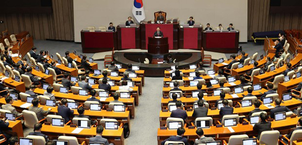 지난달 27일 열린 국회 본회의 모습.