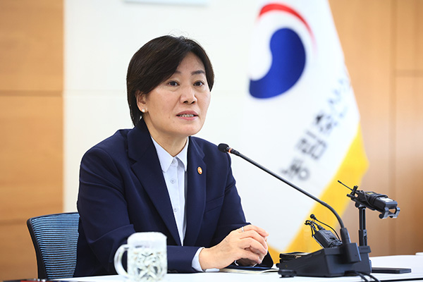송미령 장관이 현 정부 반환점을 맞아 중점추진 과제에 대해 설명하고 있다.