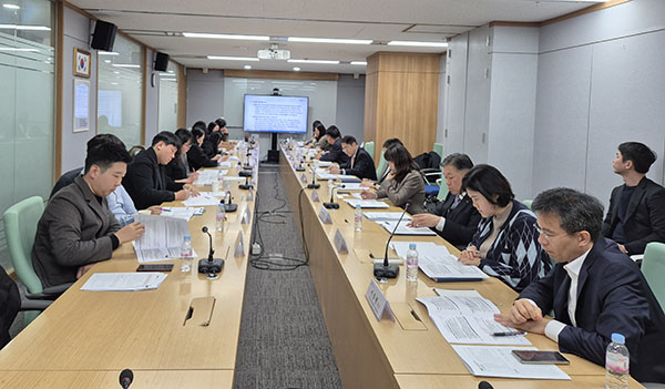 대통령소속 농어업·농어촌특별위원회는 지난 9일 농어업위 대회의실에서 청년농업인 정책개선 의견수렴 간담회를 개최했다.
