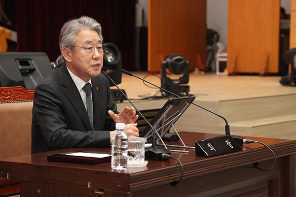 강호동 농협중앙회장이 ‘25년 범농협 신년 업무보고회에서 인사말을 전하고 있다.