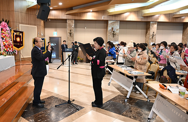 지난달 28일 서울서남부농협 농산물백화점 6층 대강당에서 제38기 주부대학 개강식이 개최됐다.