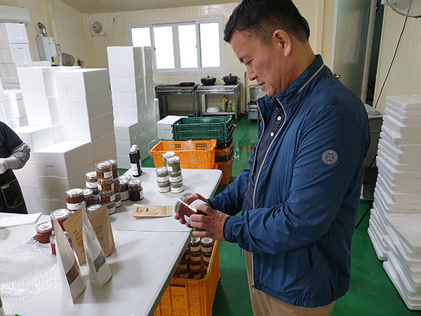 국립농산물품질관리원은 지난달 14일부터 25일까지 2주간 온라인 플랫폼, 쇼핑몰 등 통신판매 원산지 표시 특별단속을 실시해 위반업체 67개소를 적발했다.