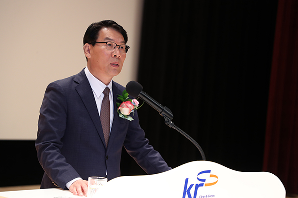 김인중 사장이 취임인사를 하고 있다.