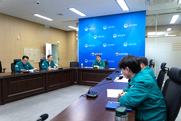 서효원 농촌진흥청 차장은 지난 22일 본청 영농종합상황실에서 충북 청주에서 발생된 과수화상병 상황에 대한 긴급 회의를 열고 현황을 점검, 대응 계획을 논의했다.
